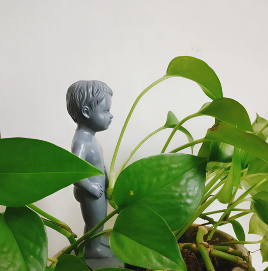 Pee My Plants Garden Statue