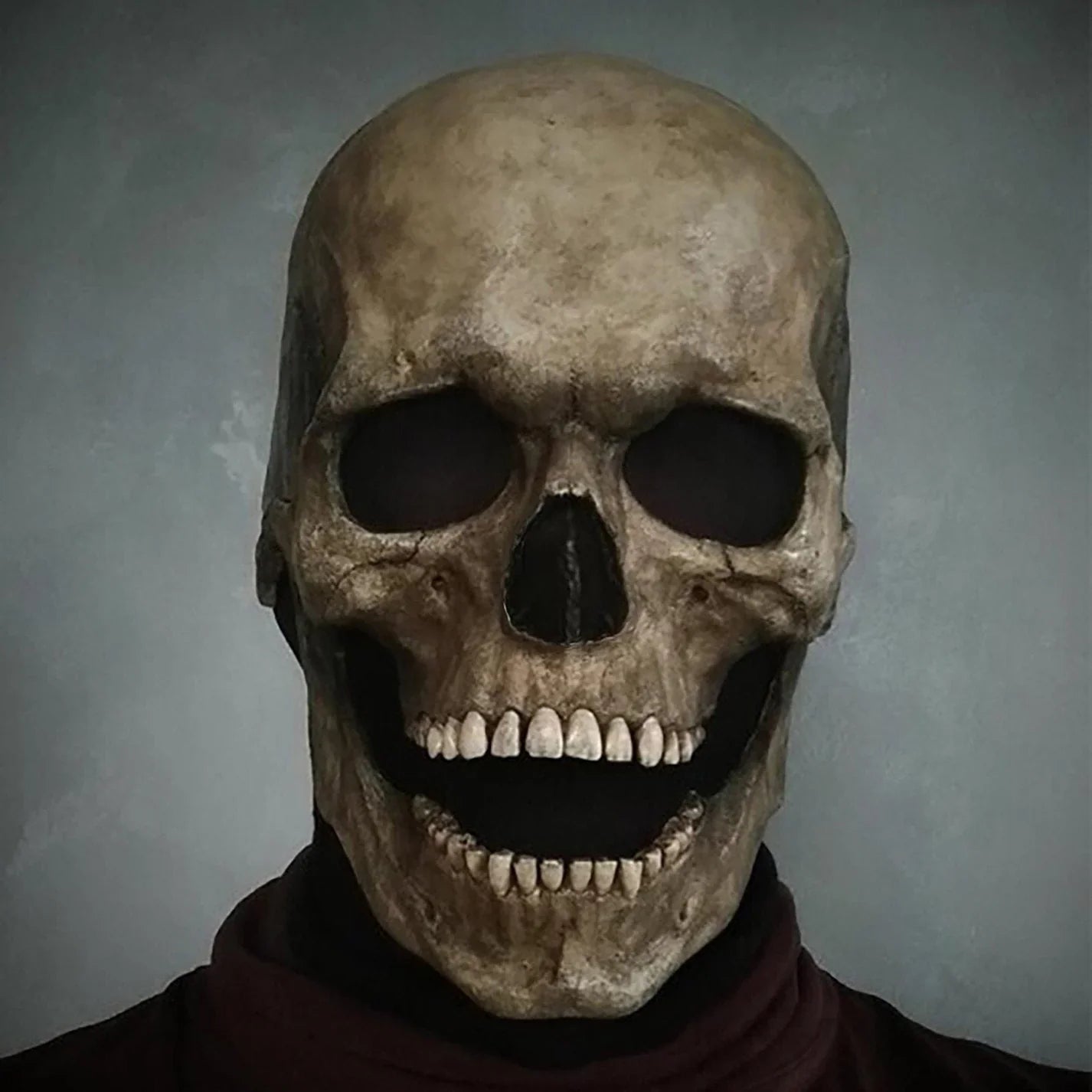 Skull Mask with Movable Jaw